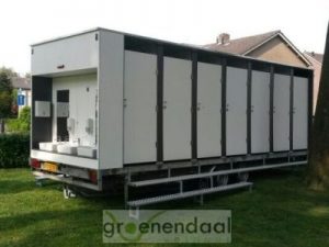 Luxe grote toiletwagen